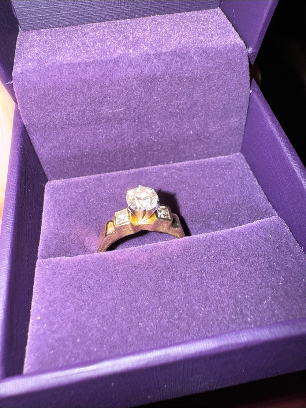 18K Gold Solitaire Ring with Square Accent Stones - Gold